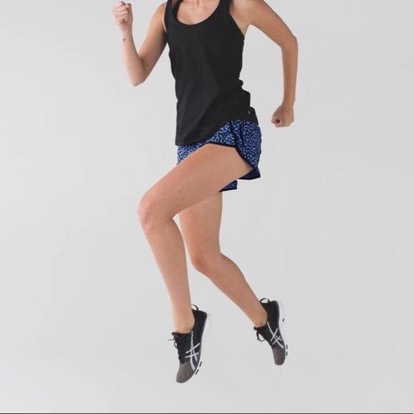 Lululemon black with purple shorts - Picture 4 of 8